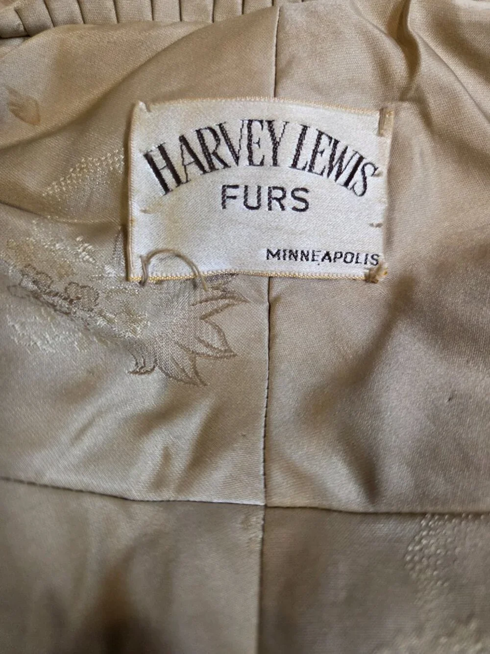 Vintage Harvey Lewis Furs Minneapolis Real Mink Fur Stole Shawl Wrap Brown